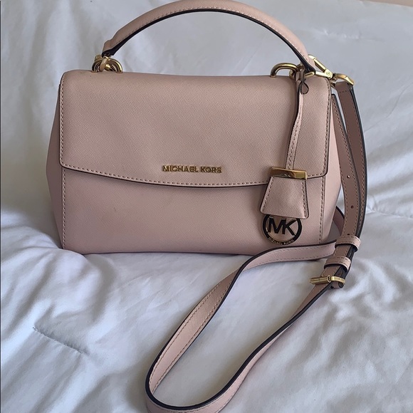 lord and taylor michael kors bags